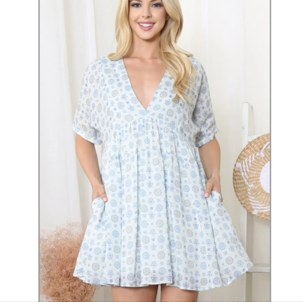 HERSY MEDALLION PRINT BABYDOLL DRESS M NWOT - Picture 10 of 13